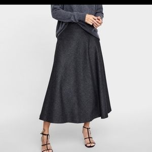 Zara M Herringbone pattern midi A- line skirt